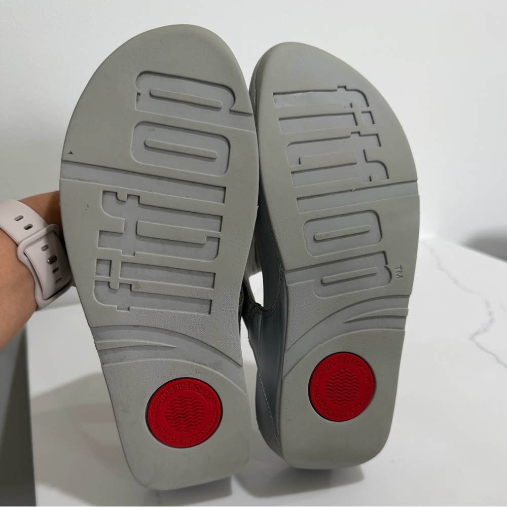 Fitflop  Size 7 Lulu Shimmerlux Womens Sandal Silver Toe Post Slip-On - Picture 9 of 10